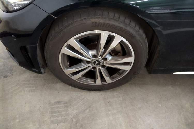 Used Mercedes-Benz C-Class 2021 C 200 L Fashion Edition Sport Version Left Front Wheel Hub