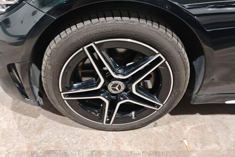 Used Mercedes-Benz C-Class 2021 C 260 L Sport Edition Star Collection Left Front Wheel Hub