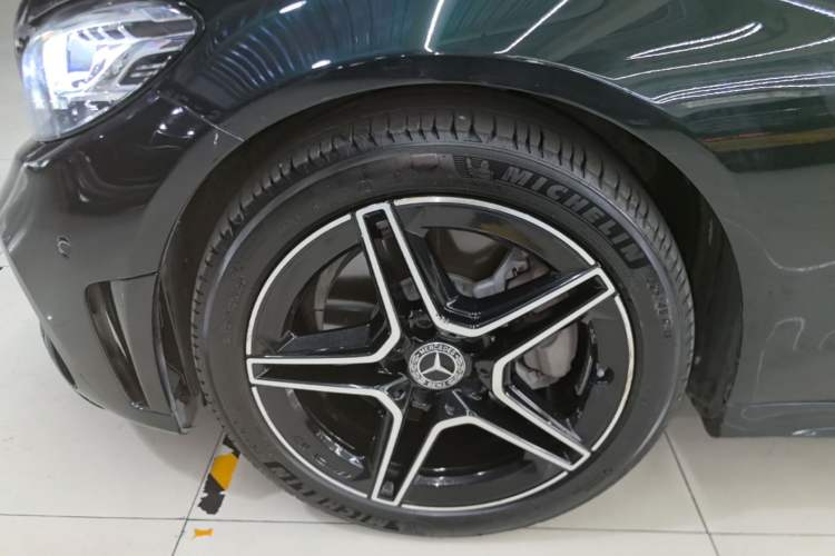 Used Mercedes-Benz C-Class 2021 C 260 L Sport Edition Star Collection Left Front Wheel Hub