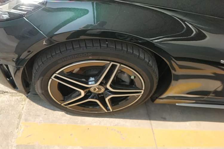 Used Mercedes-Benz C-Class 2021 C 260 L Sport Edition Star Collection Left Front Wheel Hub