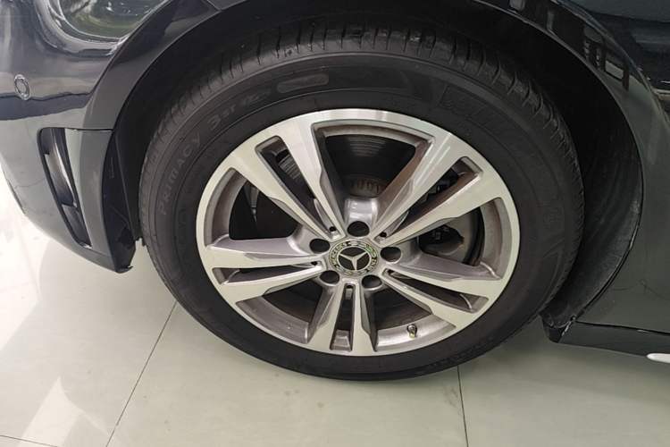 Used Mercedes-Benz C-Class 2021 C 200 L Fashion Edition Sport Version Left Front Wheel Hub