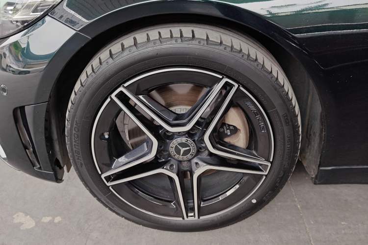 Used Mercedes-Benz C-Class 2021 C 260 L Sport Edition Star Collection Left Front Wheel Hub