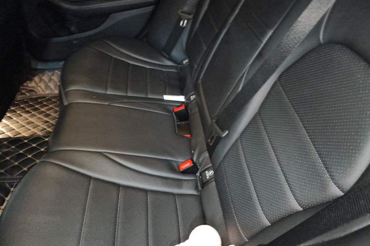 Used Mercedes-Benz C-Class 2021 C 200 L Fashion Edition Sport Version Left Rear Seat