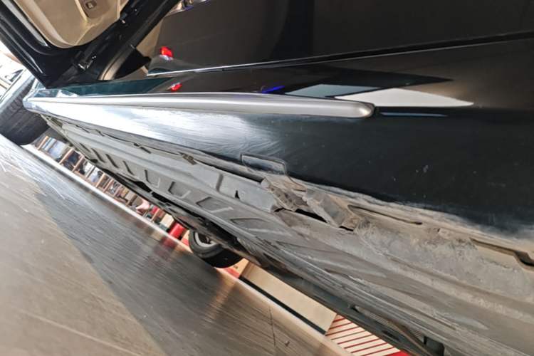 Used Mercedes-Benz C-Class 2021 C 260 L Sport Edition Left Side Sill