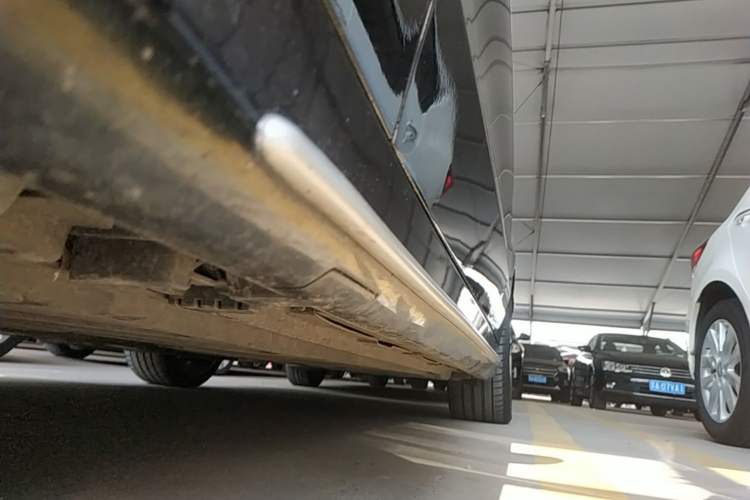 Used Mercedes-Benz C-Class 2021 C 260 L Sport Edition Star Collection Left Side Sill