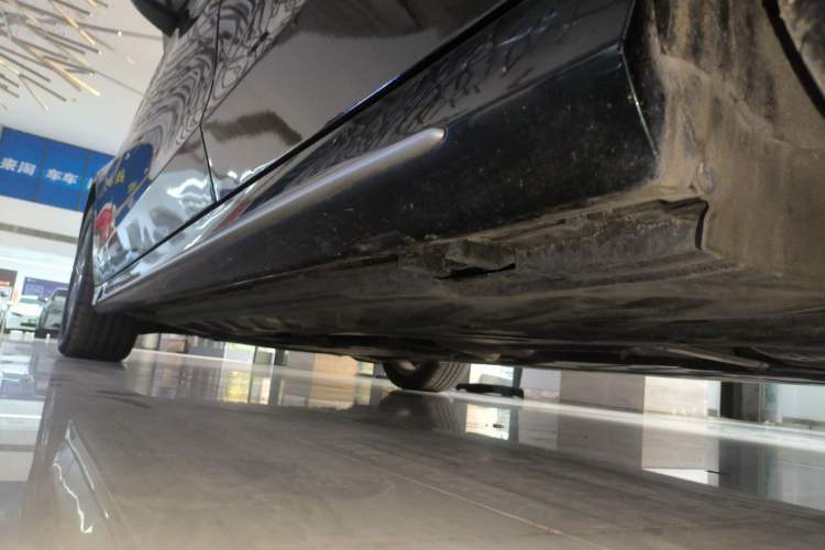 Used Mercedes-Benz C-Class 2021 C 200 L Fashion Edition Sport Version Left Side Sill