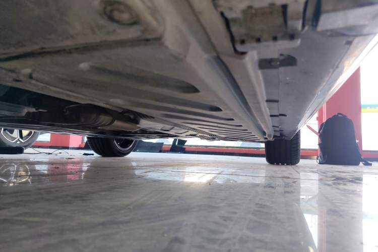 Used Mercedes-Benz C-Class 2021 C 260 L Sport Edition Star Collection Left Side Sill