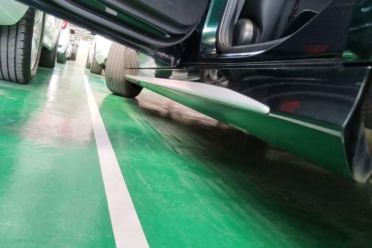 Used Mercedes-Benz C-Class 2021 C 260 L Sport Edition Star Collection Left Side Sill