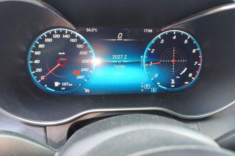 Used Mercedes-Benz C-Class 2021 C 200 L Fashion Edition Sport Version Odometer Close Up