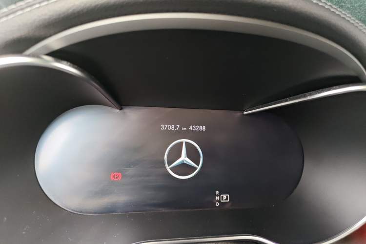 Used Mercedes-Benz C-Class 2021 C 260 L Sport Edition Star Collection Odometer Close Up
