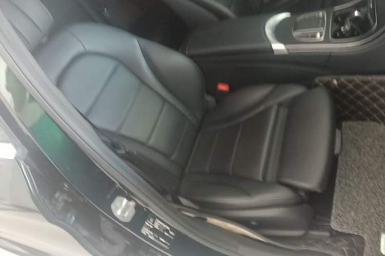 Used Mercedes-Benz C-Class 2021 C 200 L Fashion Edition Sport Version Right Front Seat