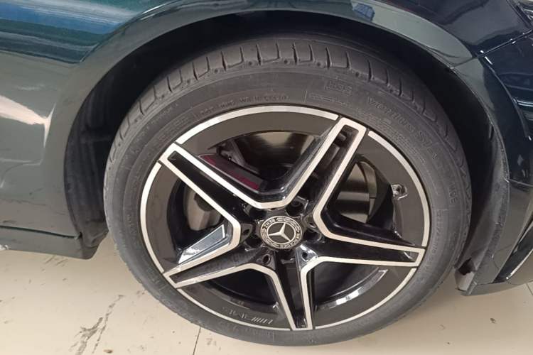 Used Mercedes-Benz C-Class 2021 C 260 L Sport Edition Star Collection Right Front Wheel Hub