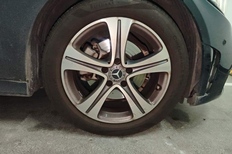 Used Mercedes-Benz C-Class 2021 C 260 L Sport Edition Right Front Wheel Hub