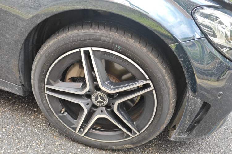 Used Mercedes-Benz C-Class 2021 C 260 L Sport Edition Star Collection Right Front Wheel Hub
