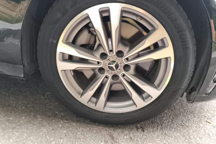 Used Mercedes-Benz C-Class 2021 C 200 L Fashion Edition Sport Version Right Front Wheel Hub