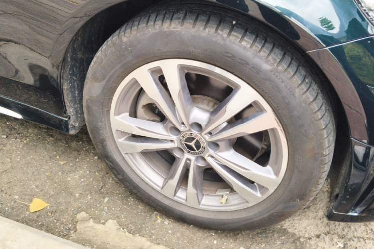 Used Mercedes-Benz C-Class 2021 C 200 L Fashion Edition Sport Version Right Front Wheel Hub