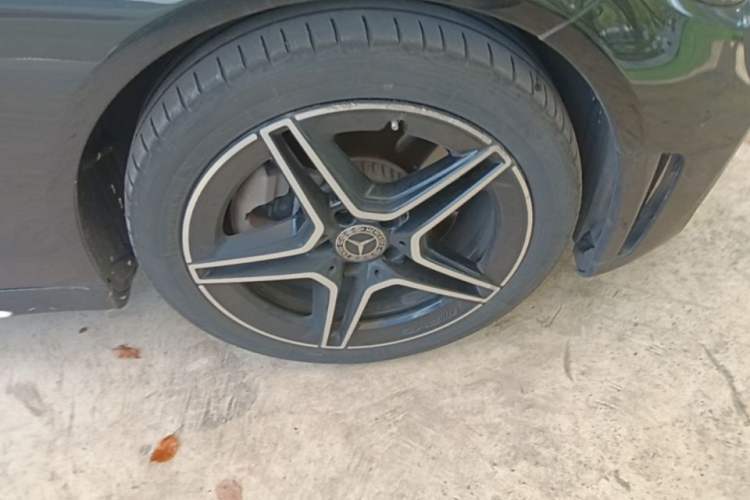 Used Mercedes-Benz C-Class 2021 C 260 L Sport Edition Star Collection Right Front Wheel Hub