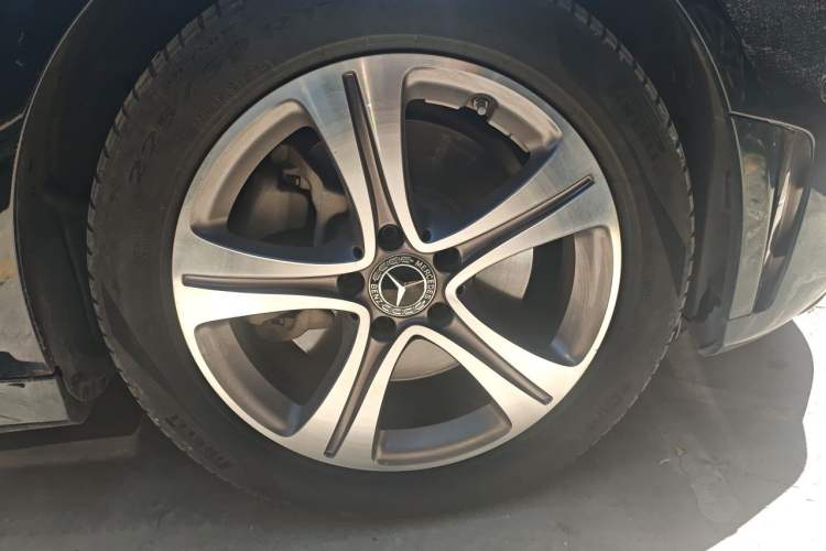 Used Mercedes-Benz C-Class 2021 C 260 L Sport Edition Right Front Wheel Hub