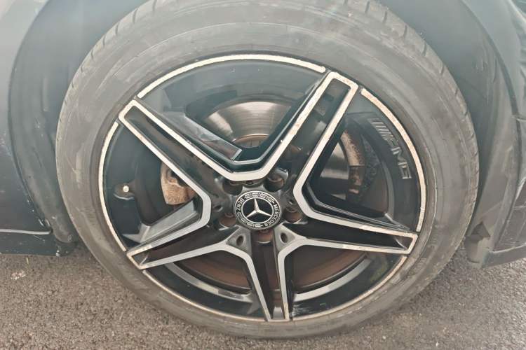 Used Mercedes-Benz C-Class 2021 C 260 Star Edition Right Front Wheel Hub