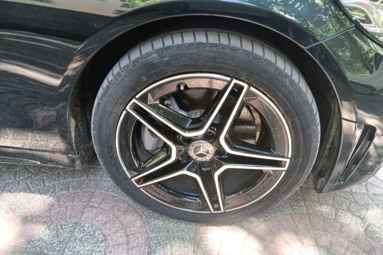 Used Mercedes-Benz C-Class 2021 C 260 Star Edition Right Front Wheel Hub