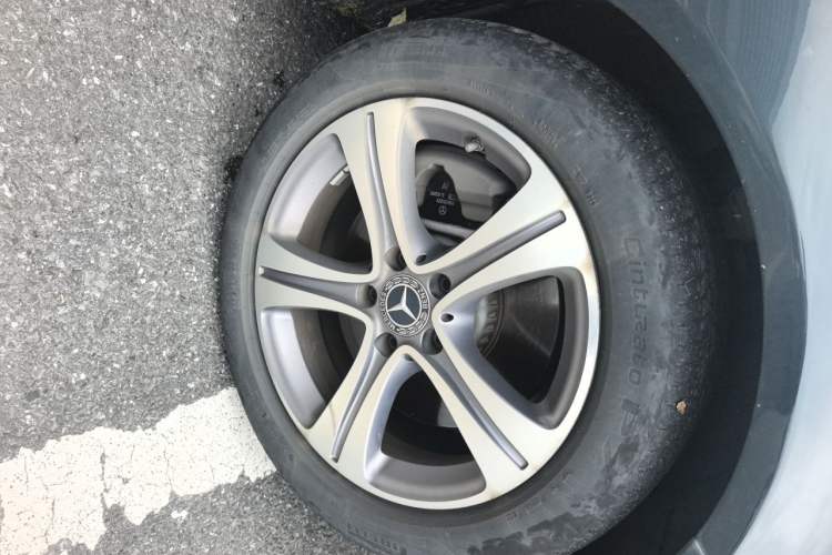 Used Mercedes-Benz C-Class 2021 C 260 L Sport Edition Right Front Wheel Hub