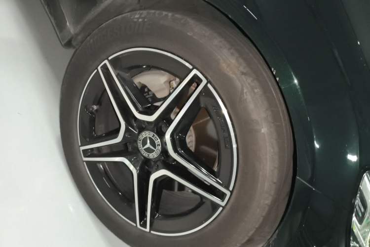 Used Mercedes-Benz C-Class 2021 C 260 L Sport Edition Star Collection Right Front Wheel Hub