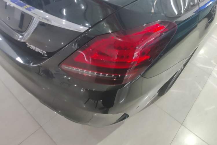 Used Mercedes-Benz C-Class 2021 C 200 L Fashion Edition Sport Version Right Rear Taillight