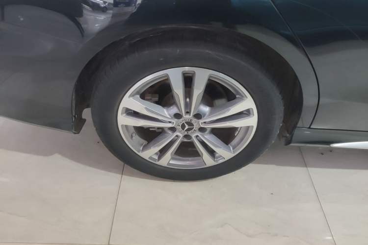 Used Mercedes-Benz C-Class 2021 C 200 L Fashion Edition Sport Version Right Rear Wheel Hub