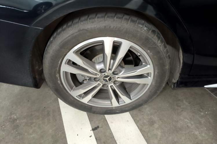 Used Mercedes-Benz C-Class 2021 C 200 L Fashion Edition Sport Version Right Rear Wheel Hub