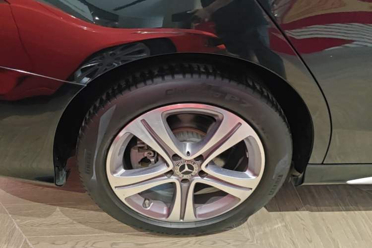 Used Mercedes-Benz C-Class 2021 C 260 L Sport Edition Right Rear Wheel Hub
