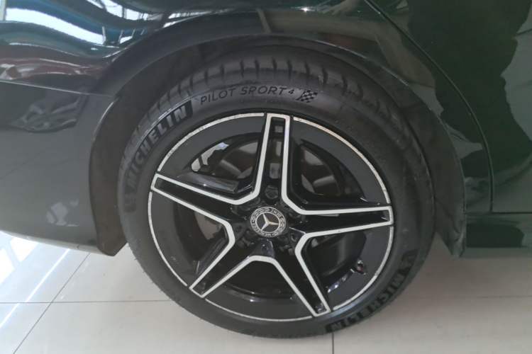 Used Mercedes-Benz C-Class 2021 C 260 L Sport Edition Star Collection Right Rear Wheel Hub