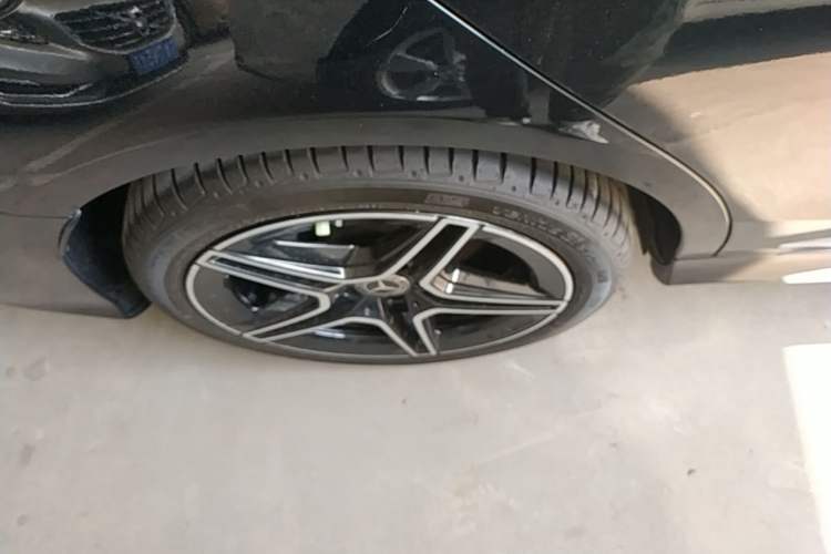 Used Mercedes-Benz C-Class 2021 C 260 L Sport Edition Star Collection Right Rear Wheel Hub