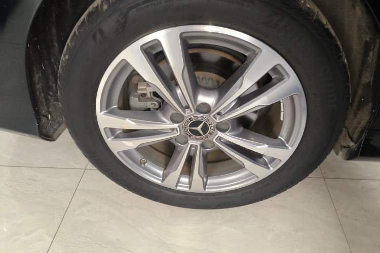 Used Mercedes-Benz C-Class 2021 C 200 L Fashion Edition Sport Version Right Rear Wheel Hub