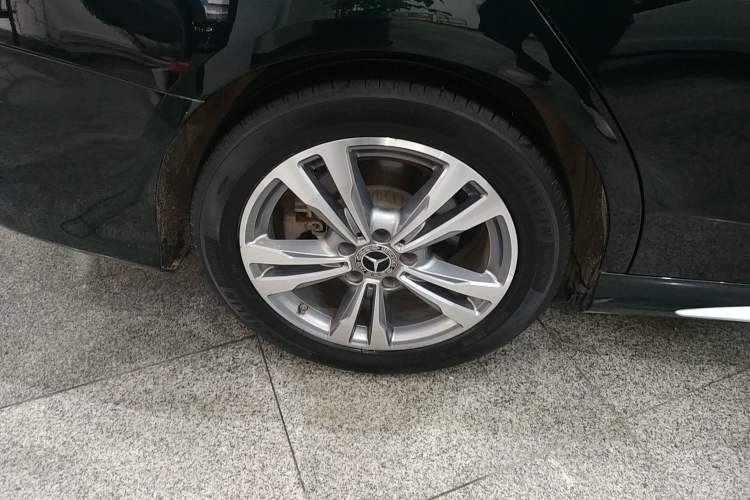 Used Mercedes-Benz C-Class 2021 C 200 L Fashion Edition Sport Version Right Rear Wheel Hub