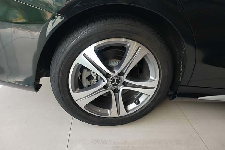 Used Mercedes-Benz C-Class 2021 C 260 L Sport Edition Right Rear Wheel Hub