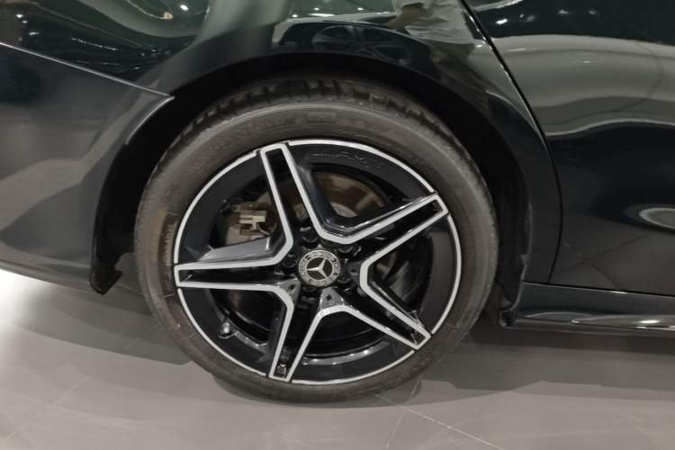 Used Mercedes-Benz C-Class 2021 C 260 Star Edition Right Rear Wheel Hub
