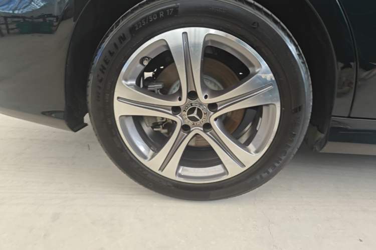 Used Mercedes-Benz C-Class 2021 C 260 L Sport Edition Right Rear Wheel Hub