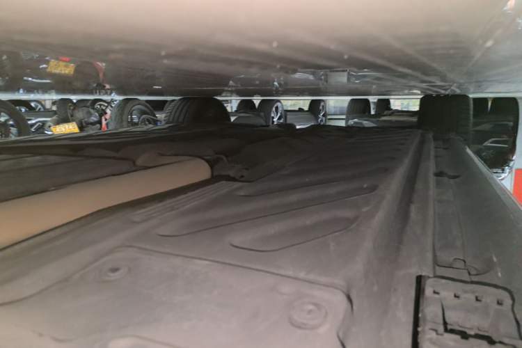 Used Mercedes-Benz C-Class 2021 C 260 L Sport Edition Star Collection Right Side Sill