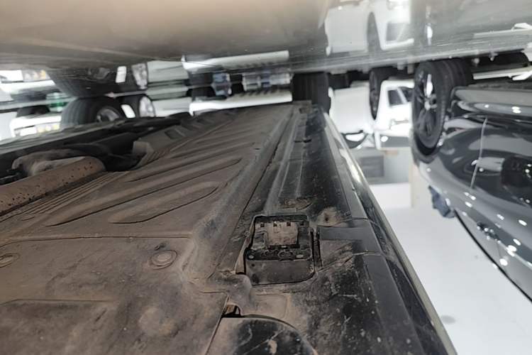 Used Mercedes-Benz C-Class 2021 C 200 L Fashion Edition Sport Version Right Side Sill
