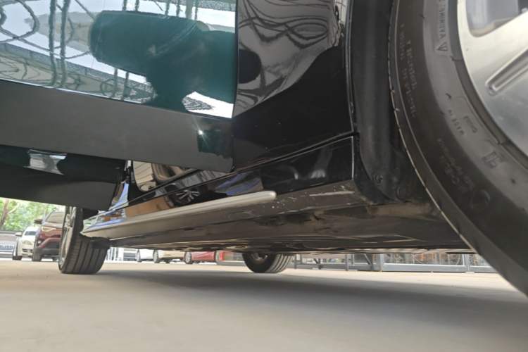 Used Mercedes-Benz C-Class 2021 C 260 L Sport Edition Right Side Sill