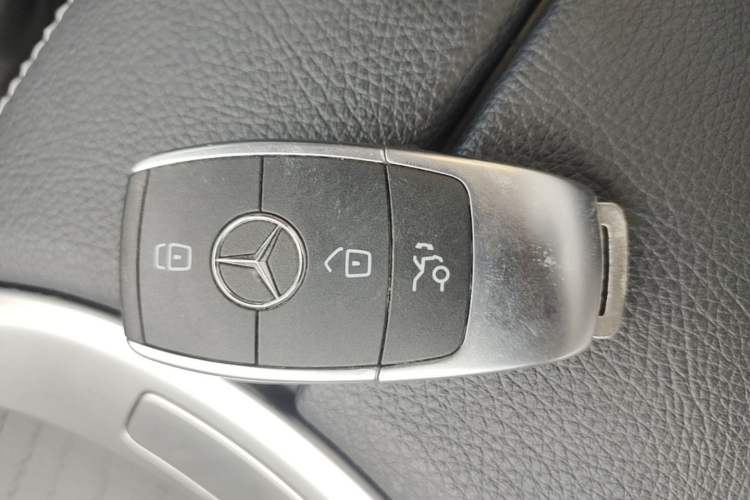Used Mercedes-Benz C-Class 2021 C 260 L Sport Edition Vehicle Key