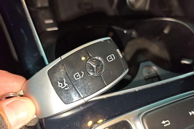 Used Mercedes-Benz C-Class 2021 C 260 Star Edition Vehicle Key