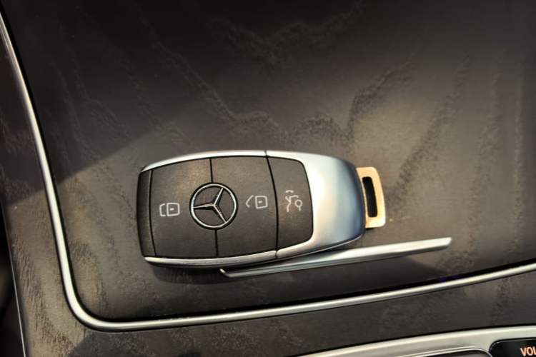 Used Mercedes-Benz C-Class 2021 C 260 L Sport Edition Star Collection Vehicle Key