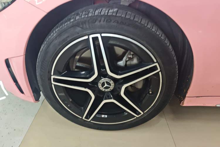 Used Mercedes-Benz C-Class 2021 C 260 L Sport Edition Star Collection Left Front Wheel Hub