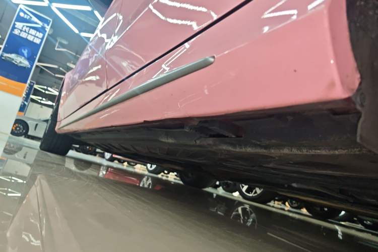 Used Mercedes-Benz C-Class 2021 C 260 L Sport Edition Star Collection Left Side Sill