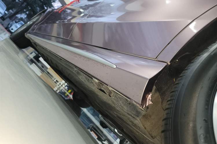 Used Mercedes-Benz C-Class 2021 C 200 L Fashion Edition Sport Version Left Side Sill