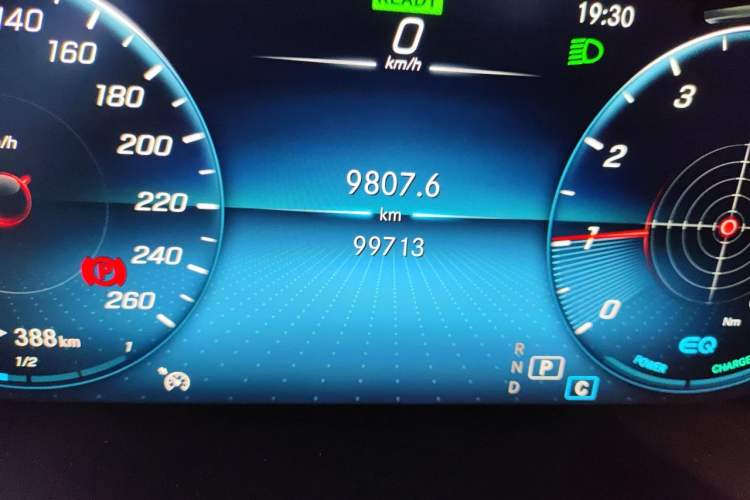 Used Mercedes-Benz C-Class 2021 C 260 L Sport Edition Star Collection Odometer Close Up