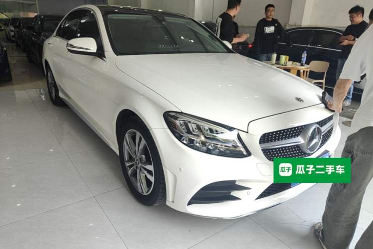 Used Mercedes-Benz C-Class 2021 C 200 L Fashion Edition Sport Version Front Right 45 Deg