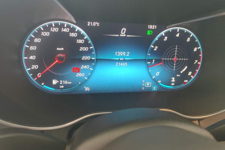 Used Mercedes-Benz C-Class 2021 C 200 L Fashion Edition Sport Version Odometer Close Up