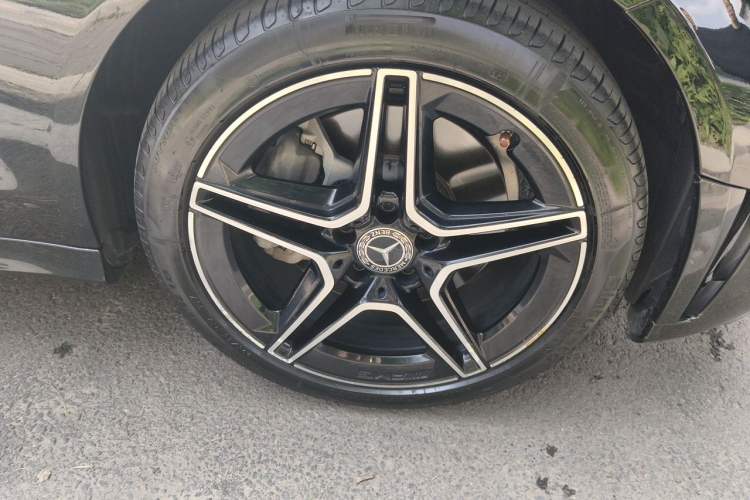 Used Mercedes-Benz C-Class 2021 C 260 L Sport Edition Star Collection Right Front Wheel Hub